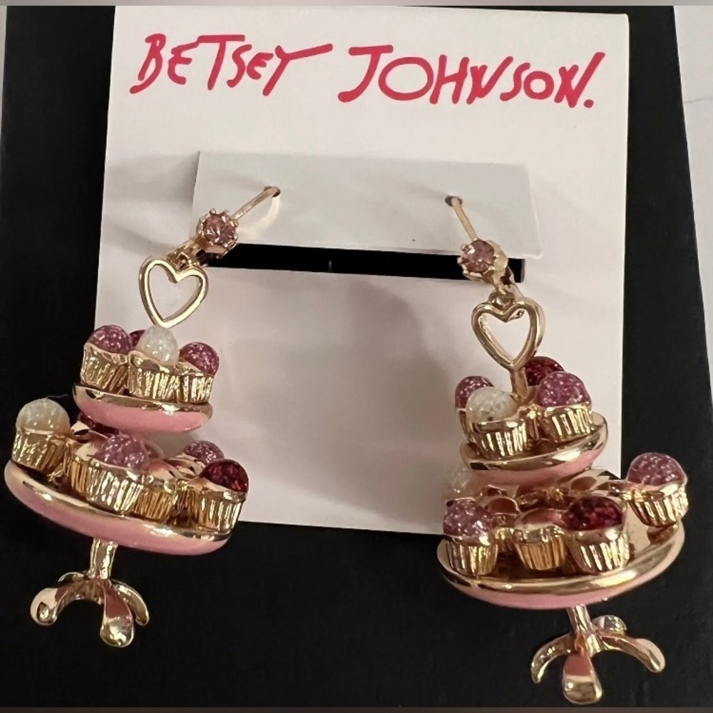 BETSEY JOHNSON ‘Baby Cakes’ Tiered Tray Cupcakes Bakery Cake Dangle Earrings NWT